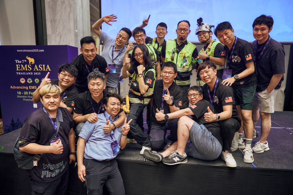 出征2025Asian EMS Competition 新北消擁抱金盃 2 《圖說》救護競賽選手及教官團群英。〈消防局提供〉
