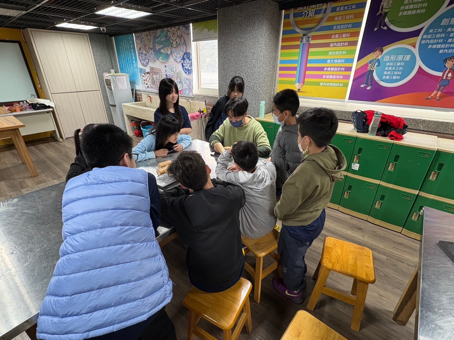 明德職探開跑 武崙國小首度登場體驗傳統手工製鞋 2 481281864 1081402494021964 4533819894568628689 n