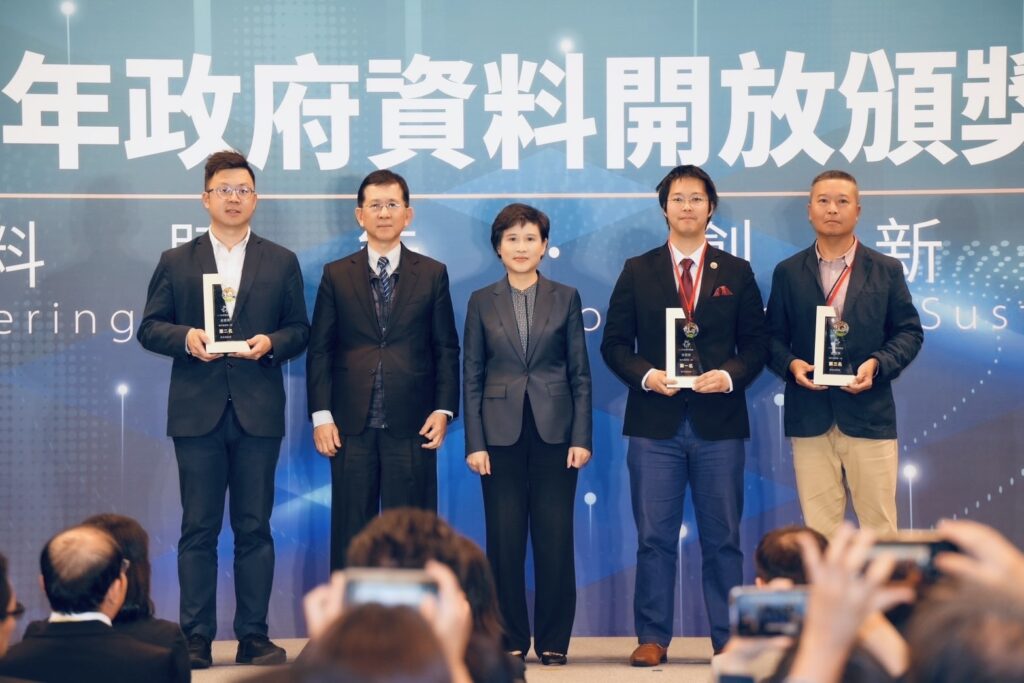 行政院資料開放評比 台中獲金質獎、人氣獎雙大獎肯定 1 990626