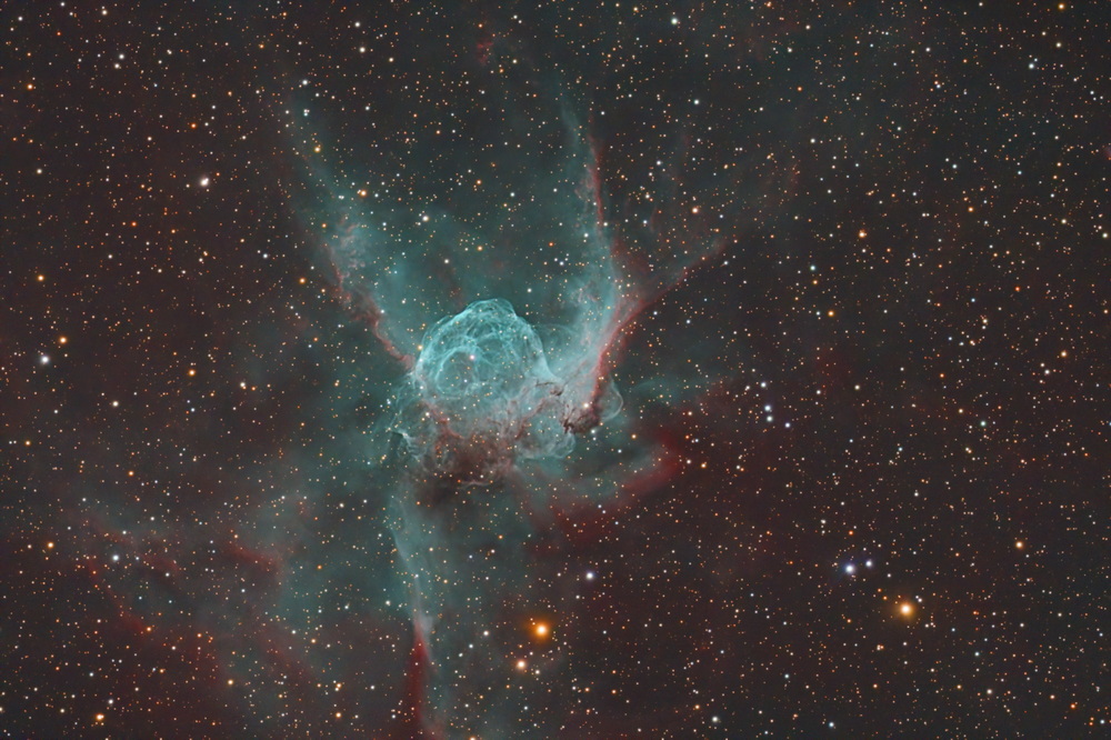 「星想屏東」撲克牌向星友徵集星空美照，圖為大犬座「雷神的頭盔NGC2359」（屏東縣政府