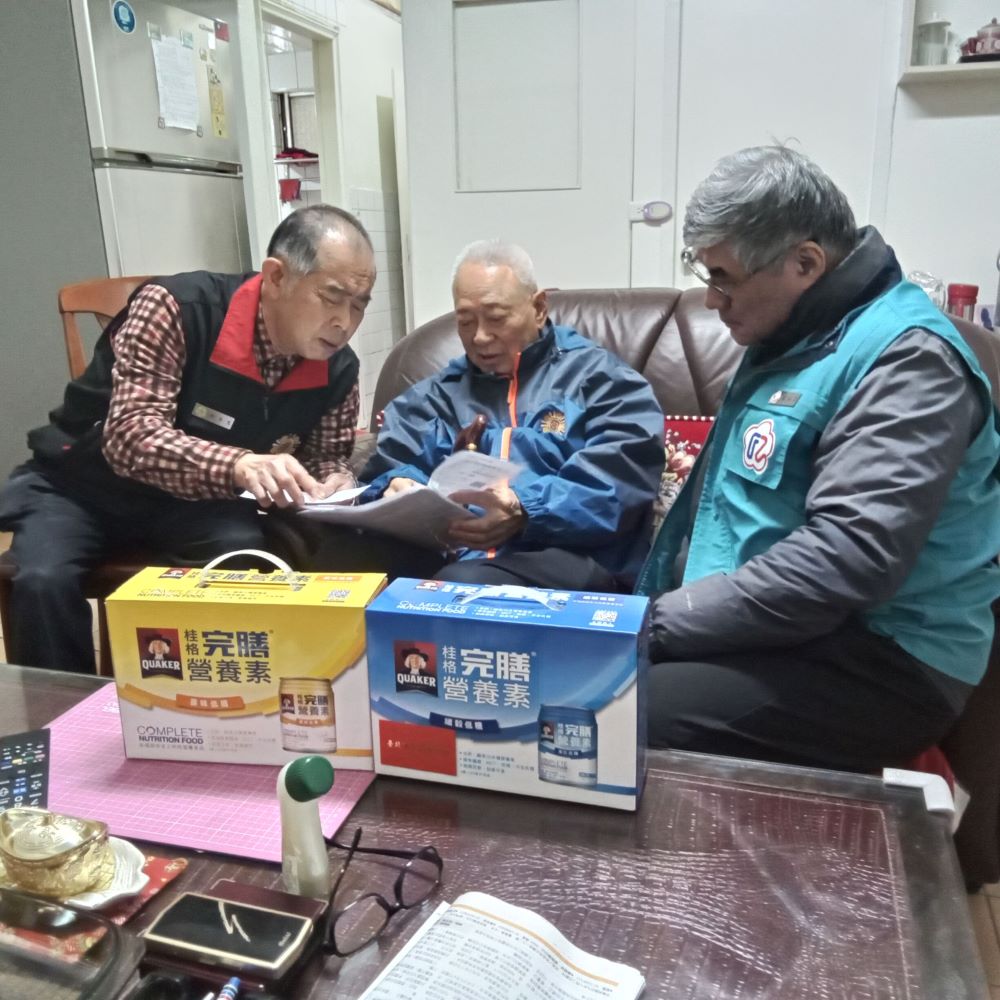 訪視關懷萬華獨居榮民眷長者 臺北市榮服處無微不至 3 《圖說》常至里長辦公室活動的吳永生伯伯。〈臺北榮服處提供〉