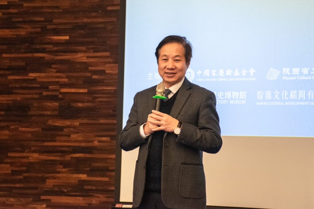 圖說2，東海校長張國恩說，能展出這些珍貴壁畫，帶給學生不同角度的文化視角是很棒的