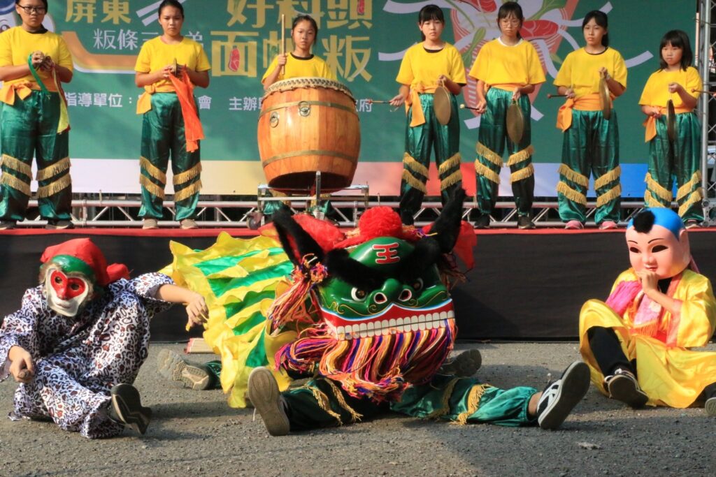 屏東縣客家獅傳習計畫號召學校社區組成獅隊，圖為內埔國小客家獅 0