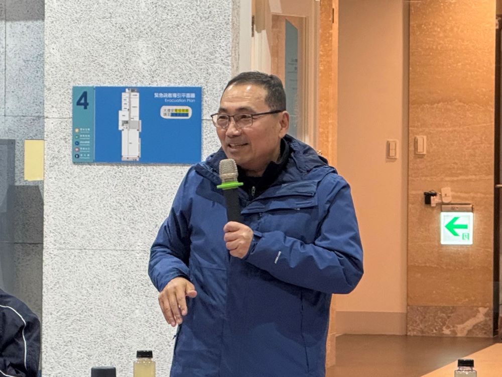 貢寮、雙溪行動治理 侯:打造偏鄉宜居環境 3 《圖說》侯友宜強調,偏鄉最需要的就是對長輩的照顧,所以與長者有關的社福政策,市府一定全力以赴。〈民政局提供〉