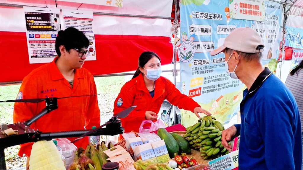 圖說2，東海大學持續提升在地青農經營管理技術，更與彰化縣政府合作，共同為食品安全