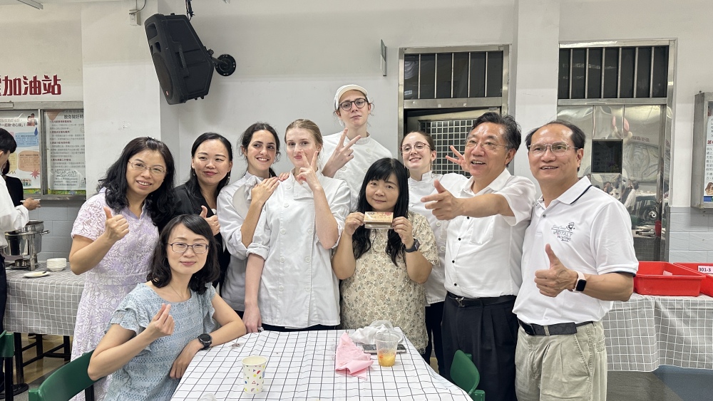 ▲此次成果展也有來自不同國家的四位外籍學生首次參與，展現豫章工商多元文化與國際融合的教育成果。(圖/豫章工商提拱)