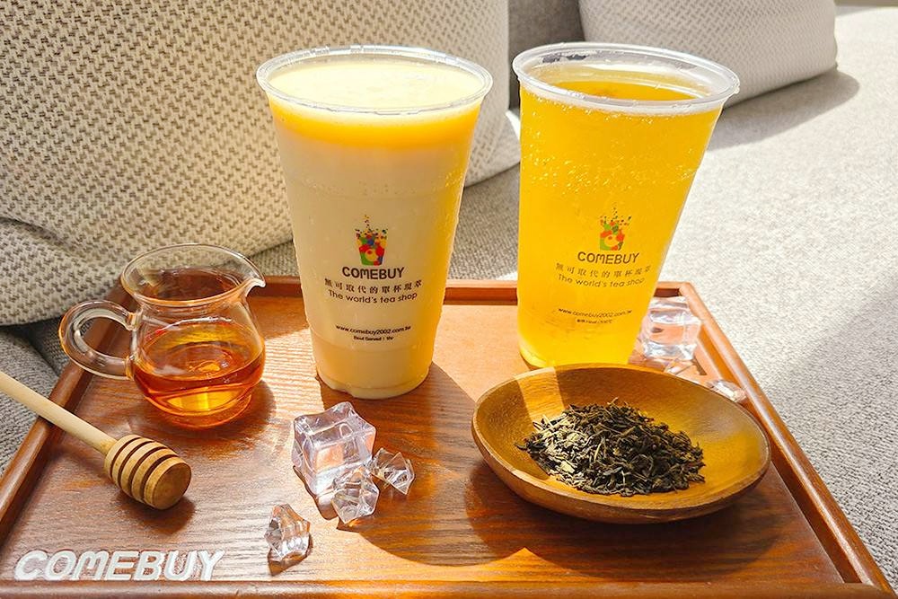 Comebuy「海神」更名「嗨神」引發網友熱議 貼近年輕市場符合品牌精神 2 ▲Comebuy 「用一杯創意好茶,帶給人類歡樂安心」,讓經典「嗨神」持續陪伴消費者的每一個日常時刻。(圖/Comebuy提供)
