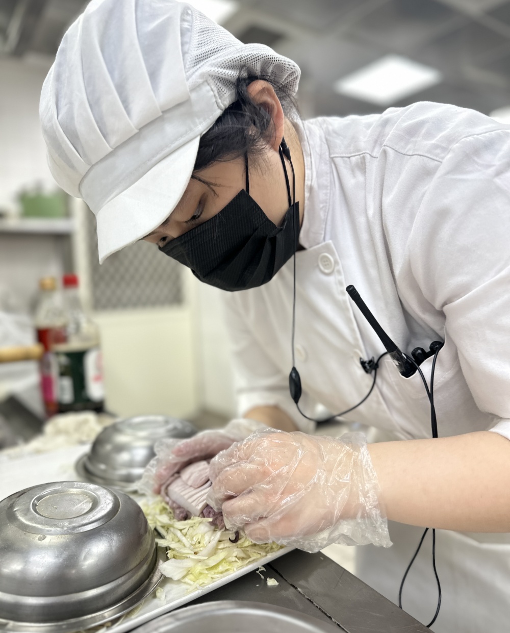 ▲此次成果展共展出36道精緻菜餚，涵蓋多元飲食文化，充分展現學生多元化的廚藝能力與創新思維。(圖/豫章工商提拱)