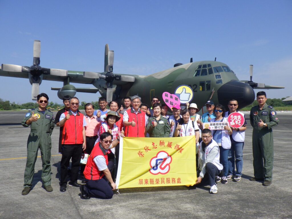 屏東榮服處參訪空軍第六混合聯隊 推廣全民國防教育 1 1096960