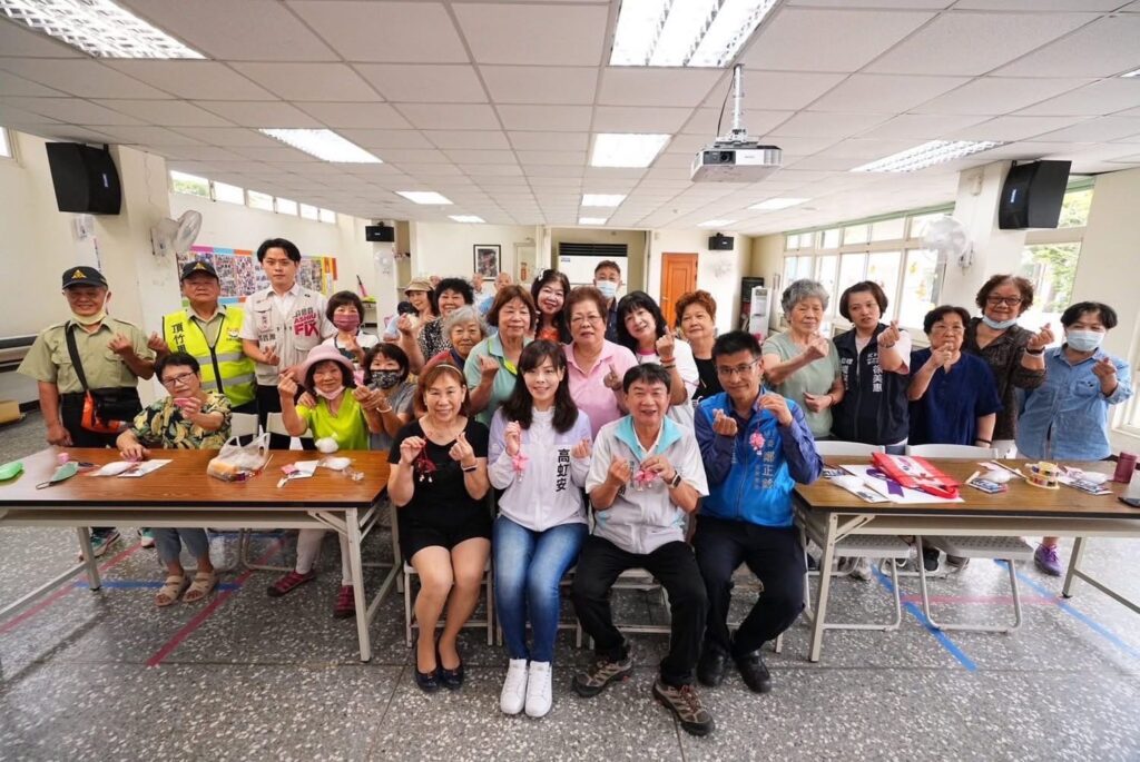 熱情逼人「避粽」反成「必重」 高虹安籲:守護竹市,出門投「不同意罷免」 3 114053112