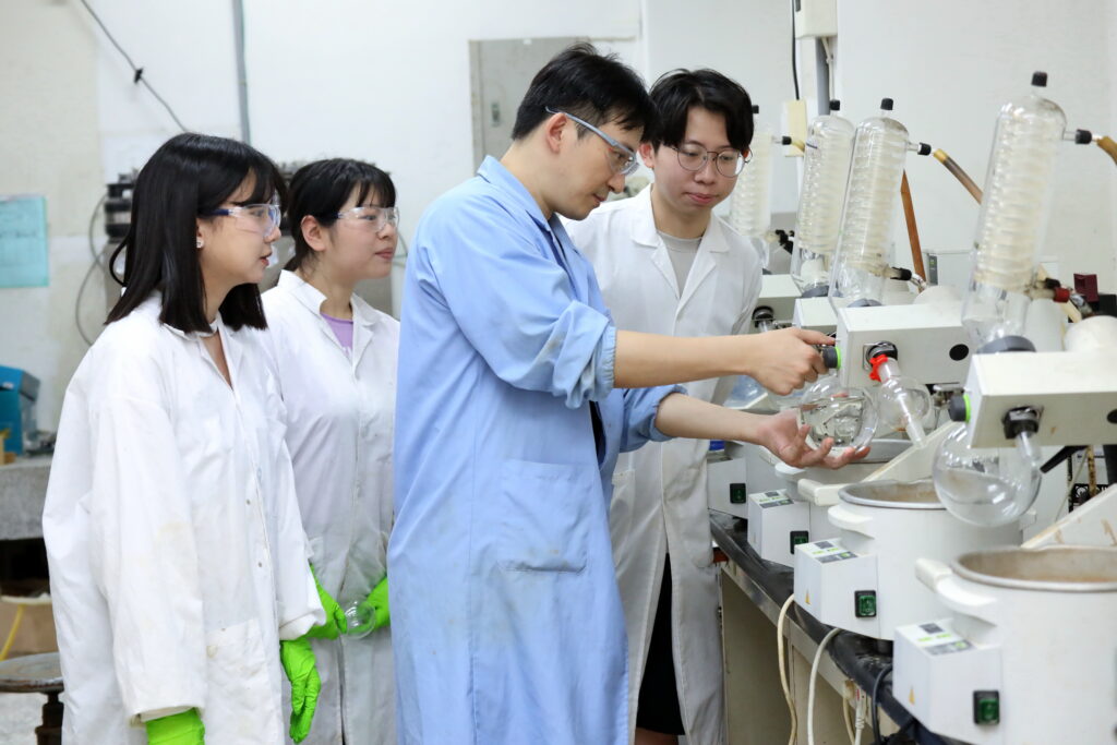 勇奪綠色化學創意競賽雙獎 靜宜大學應化系研發實力獲肯定 4 2應化系CKM 1262