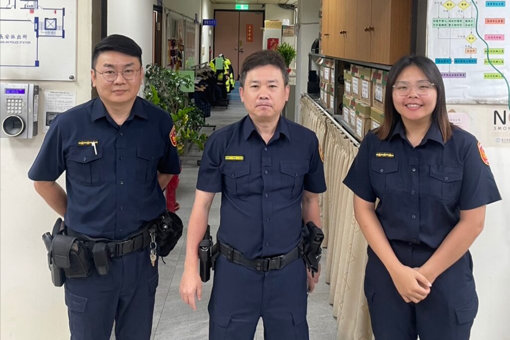 我不想看妳這樣 婦人堅持匯錢給聯合國 北投女警霸氣攔阻 2 MEITU 20250513 103048562