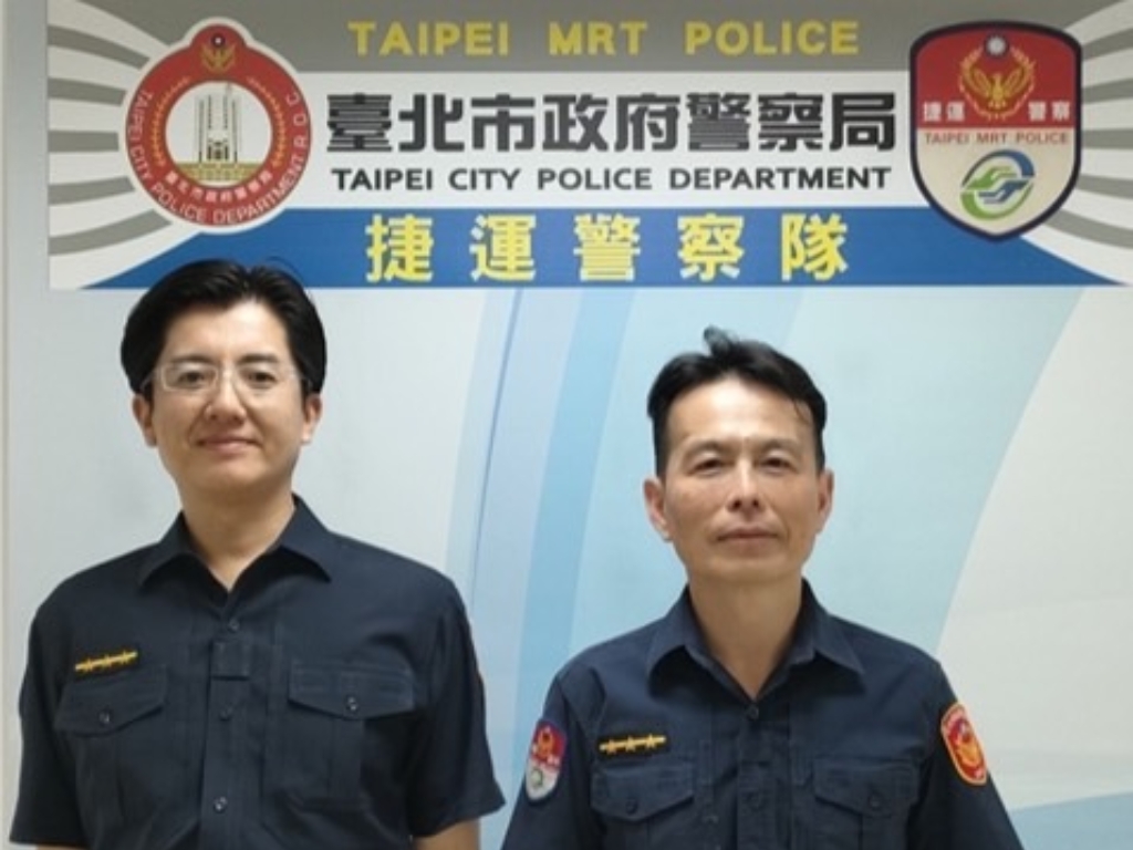 我不要回家 失智翁情緒低落拒搭車 妻不知所措 捷警暖心陪伴助返家 1 MEITU 20250518 090342568