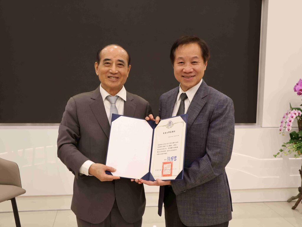 睽違60年王金平再披教袍 東海大學教授人生第一門學分課 2 S 88465520