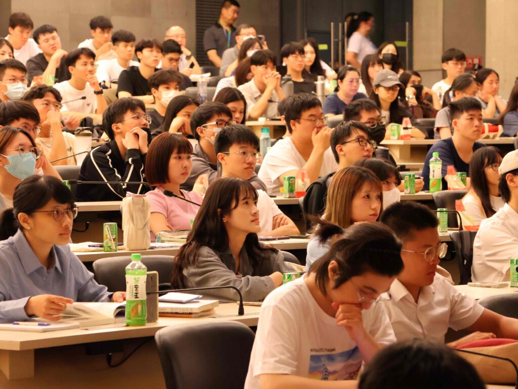 圖說三，東海連續兩年與輝達合作，各領域學生齊聚一堂，共襄這場高科技與高學術價值