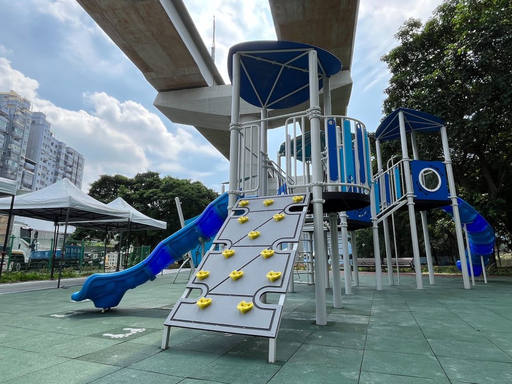 綠意新景點 三鶯線公三公園遊具啟用全齡共融共享 4 《圖說》公三公園遊具設施。〈捷運局提供〉