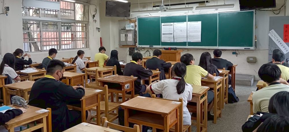國中教育會考今日登場 新北考區到考率98.53% 3 《圖說》永平高中考場一般試場學生應考。〈教育局提供〉