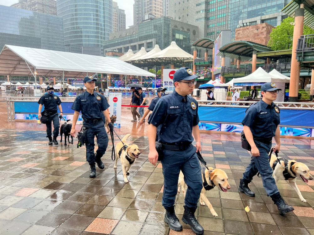 確保世壯運晚會歡樂 海山警最高規格維安 1 《圖說》世壯會晚會在新北進行,轄區警方加強安檢及附近交通疏導。(翻攝畫面)。〈海山分局提供〉