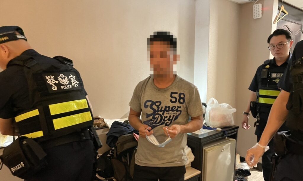 男子訂外送開門取餐赫見警方致吸毒現形