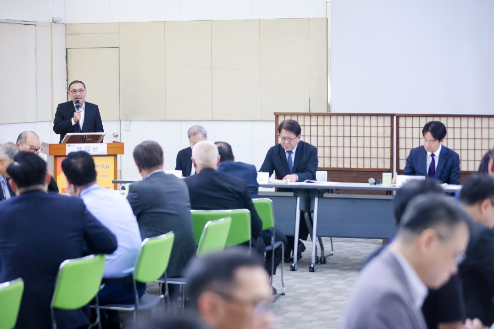 陪同總統與產業代表會談 侯:團結面對關稅衝擊 1 《圖說》面對美國關稅政策衝擊,侯友宜市長今日陪同總統賴清德與新北市各廠商代表進行座談。〈經發局提供〉