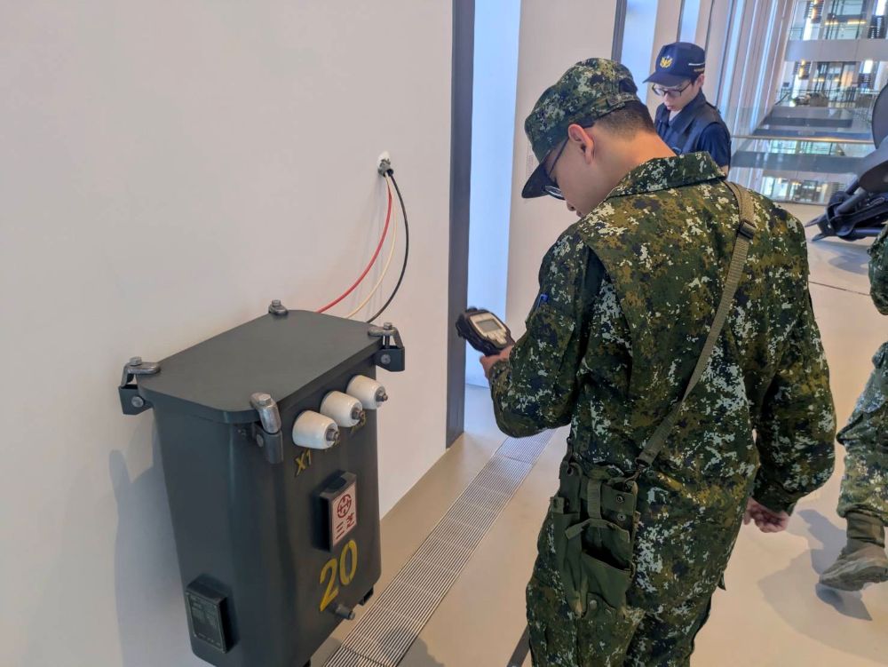 雙北世壯運圓滿閉幕 新北576員警最高規格維安 5 《圖說》三三化學兵團支援執勤情形。〈新北市警察局提供〉