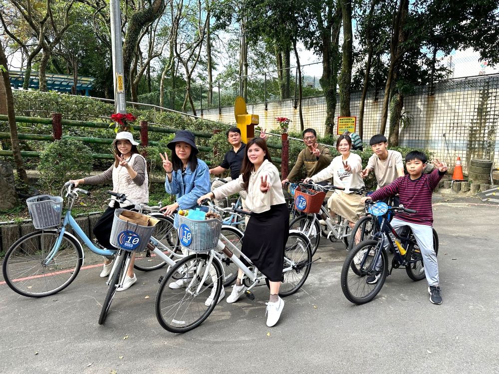 響應世界自行車日 新北河濱快樂騎 2 《圖說》準備去河濱騎車放鬆。〈高灘處提供〉