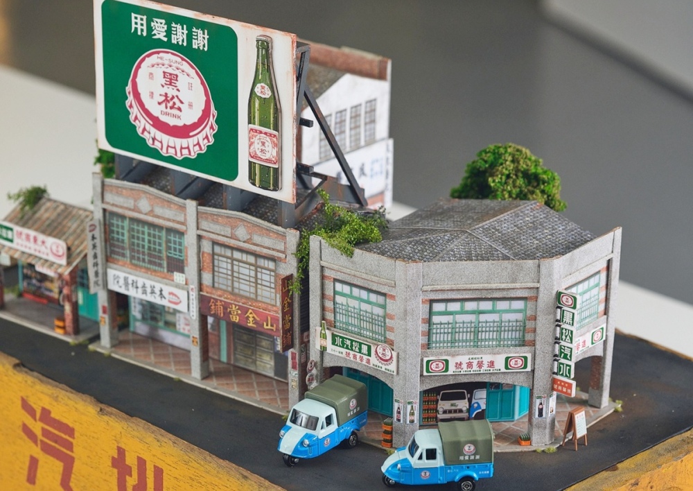 TOMICA收藏界大事 黑松100週年經典小車 7-ELEVEN陸續開賣 3 ▲「台灣黑松經典復刻運輸車」靈感來自1960至1970年代黑松使用的三輪飲料運輸車,相當經典。(圖/黑松提供)