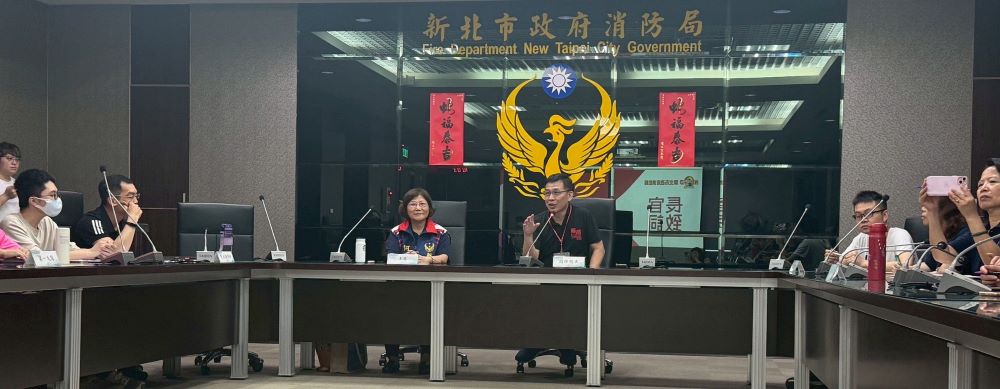 提升防災意識 新北消防宣姐姐守護品德教育 5 《圖說》新北消「防宣姐姐廉政工作坊」由鍾簡任技正世銘開場引言。〈新北消政風室提供〉