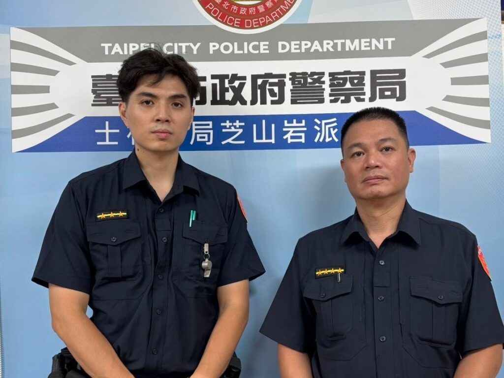 士林警巡邏見異常 協助走失老婦平安返家 1 MEITU 20250604 113934599