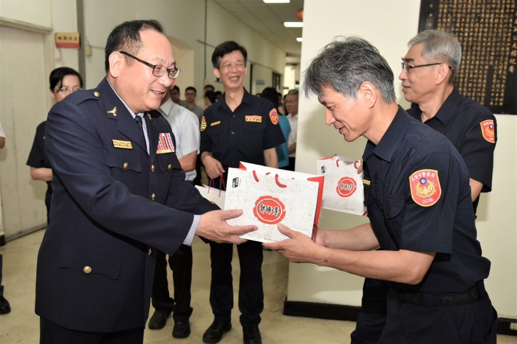 打造警察執勤造型藝術柱 樹立執勤專業形象 6 MEITU 20250610 112120220