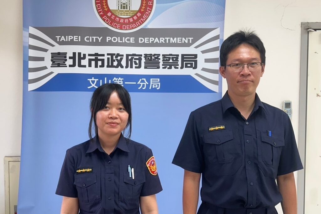 九旬婦深夜購餐體力不支 文一警暖心助返家 1 MEITU 20250630 080545817