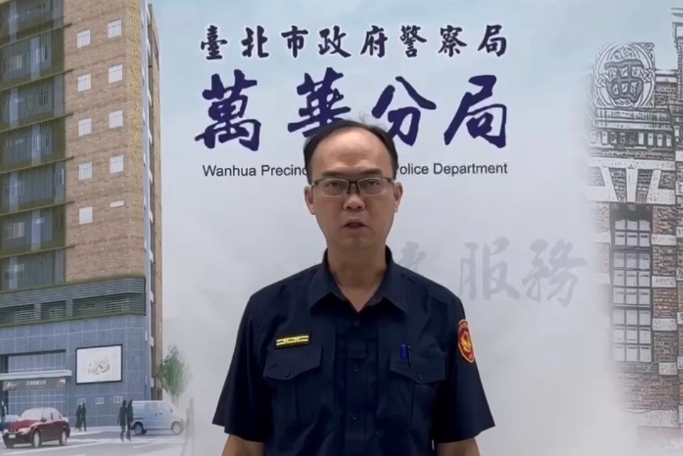 等紅燈吞雲吐霧翹小指 萬華警眼尖逮捕毒駕男 1 MEITU 20250630 125416696