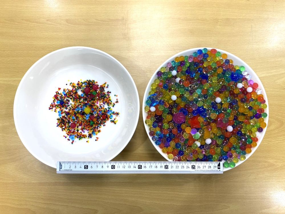 抽查市售水晶寶寶 標示不合格率9成5 2 《圖說》水晶寶寶吸水膨脹前後對比。〈法制局提供〉