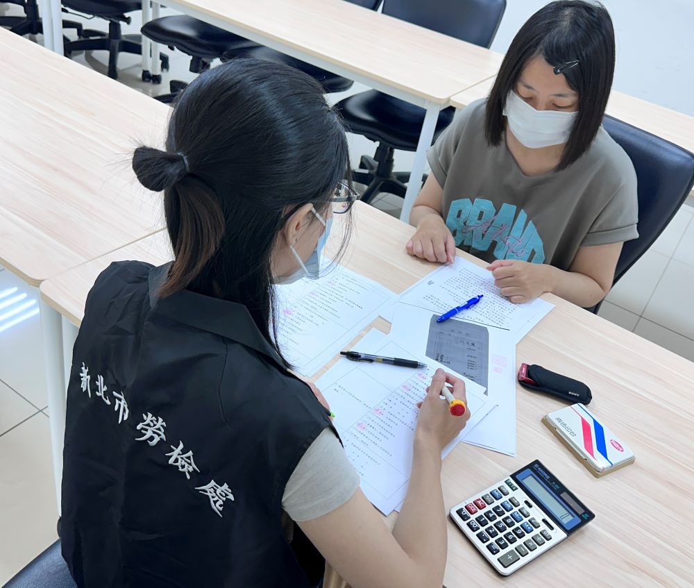 新北公布第3波違法雇主名單 客運業超時居首 2 《圖說》新北市勞工局公布今年第3波違法雇主名單,總計開罰340家業者。〈勞工局提供〉