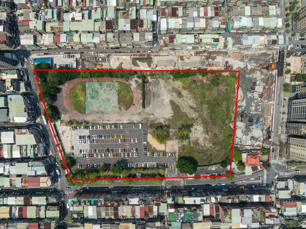 打造全齡友善醫養園區 內政部審議通過三重銀新未來城 1 《圖說》「銀新未來城」基地空拍圖。〈城鄉局提供〉