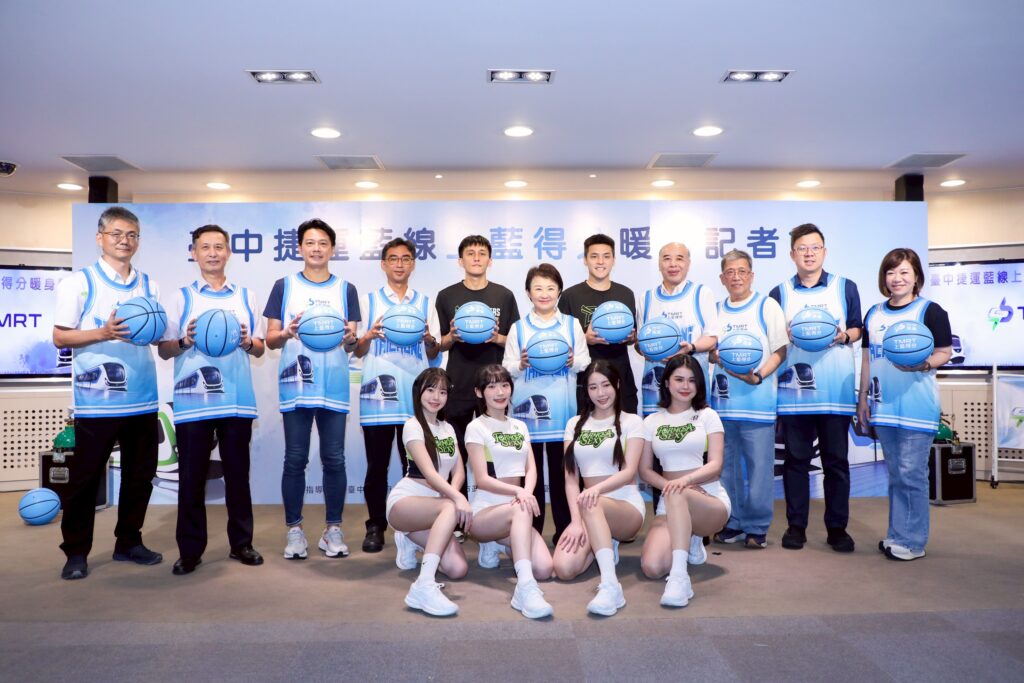 中捷藍線6/26正式開工 盧秀燕宣布:當日綠線免費搭 3 市府特別規劃6月26日開工當天在市政府站舉行盛大儀式 並宣布當天捷運綠線全線免費搭乘