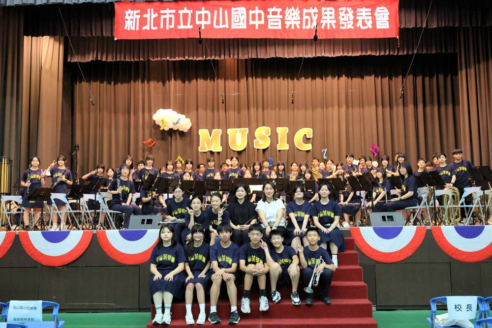 26校團隊千人接力開演 全國舞蹈暨音樂比賽特優展演登場 3 《圖說》青山中小學直笛團。〈教育局提供〉