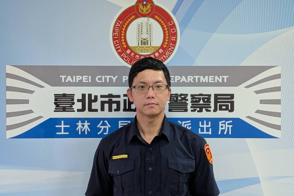 警眼如炬 女車手超商列印證件遭士林警機警識破12萬元贓款即時攔截 1 朱宥任