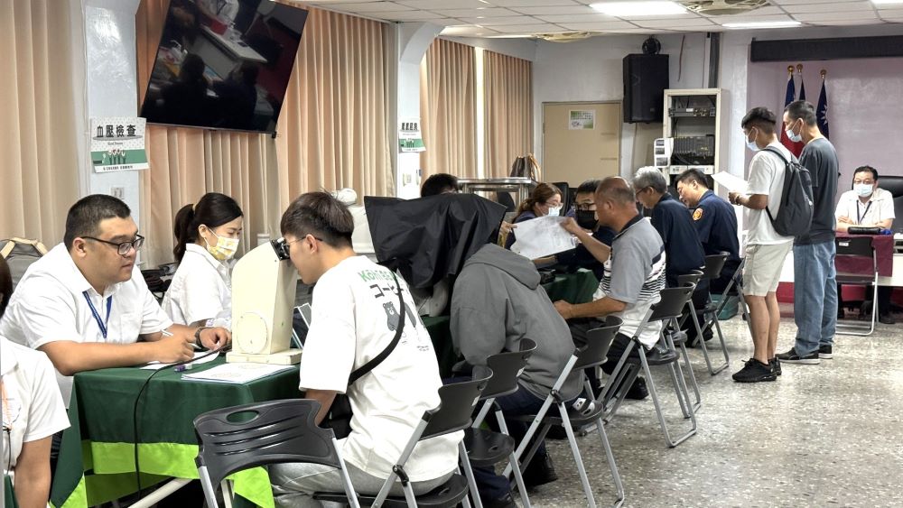 永和警最新智慧AI健檢守護同仁健康 4 《圖說》永和分局為體恤同仁辛勞,今日邀請亞東醫院健康檢查中心團隊舉辦114年第1次員工健康檢查。〈永和分局提供〉