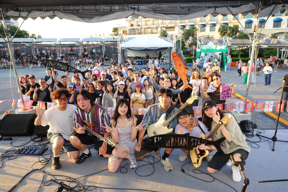 新北夏日音樂之旅啟航 漁人舞台開唱嗨翻天 4 《圖說》「狀態船」的音樂讓樂迷盡情釋放自我。〈觀旅局提供〉