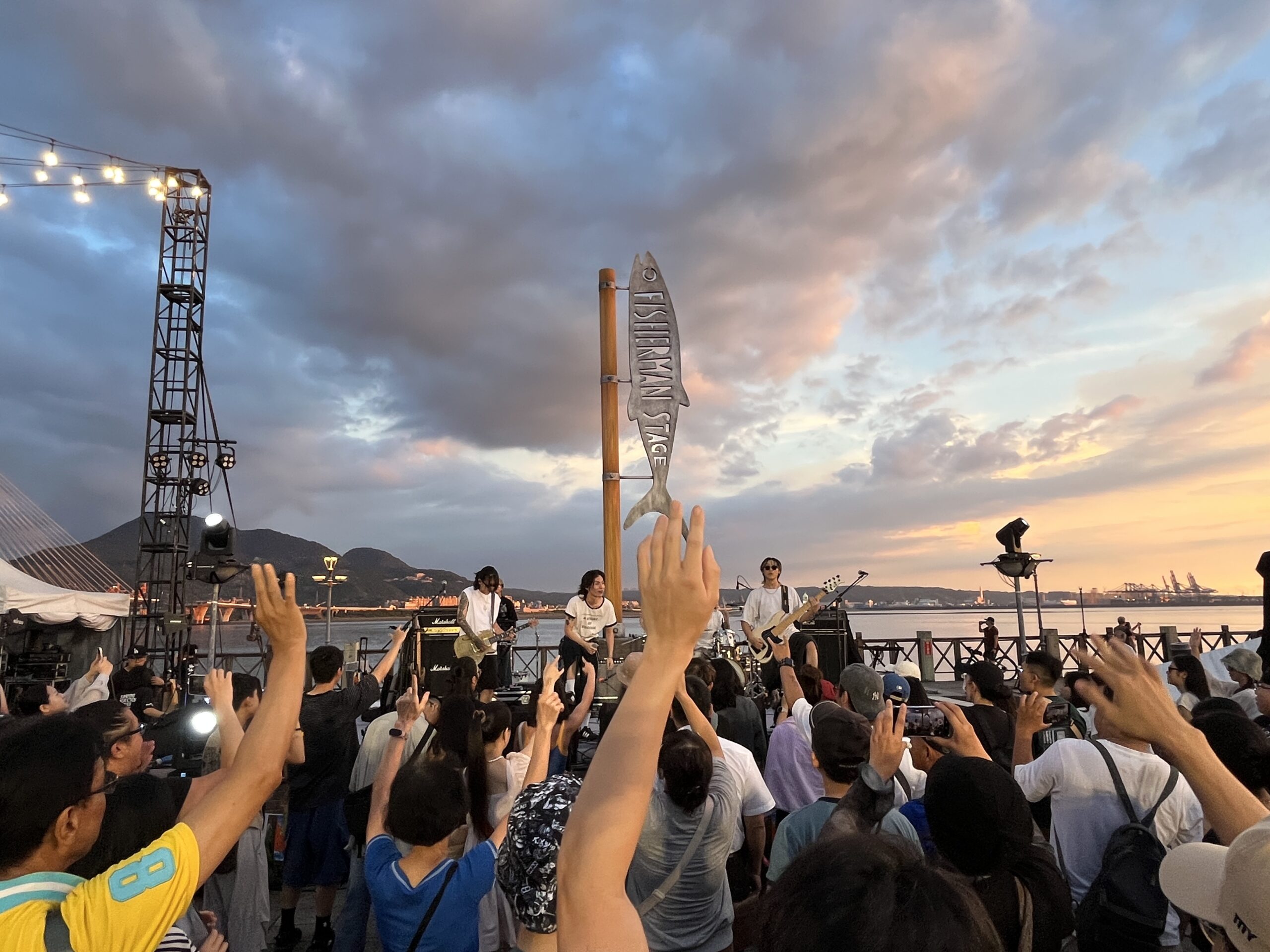 新北夏日音樂之旅啟航 漁人舞台開唱嗨翻天 5 《圖說》淡水漁人舞台卡司陣容堅強,邀集12組實力樂團與樂迷零距離互動開唱。〈觀旅局提供〉