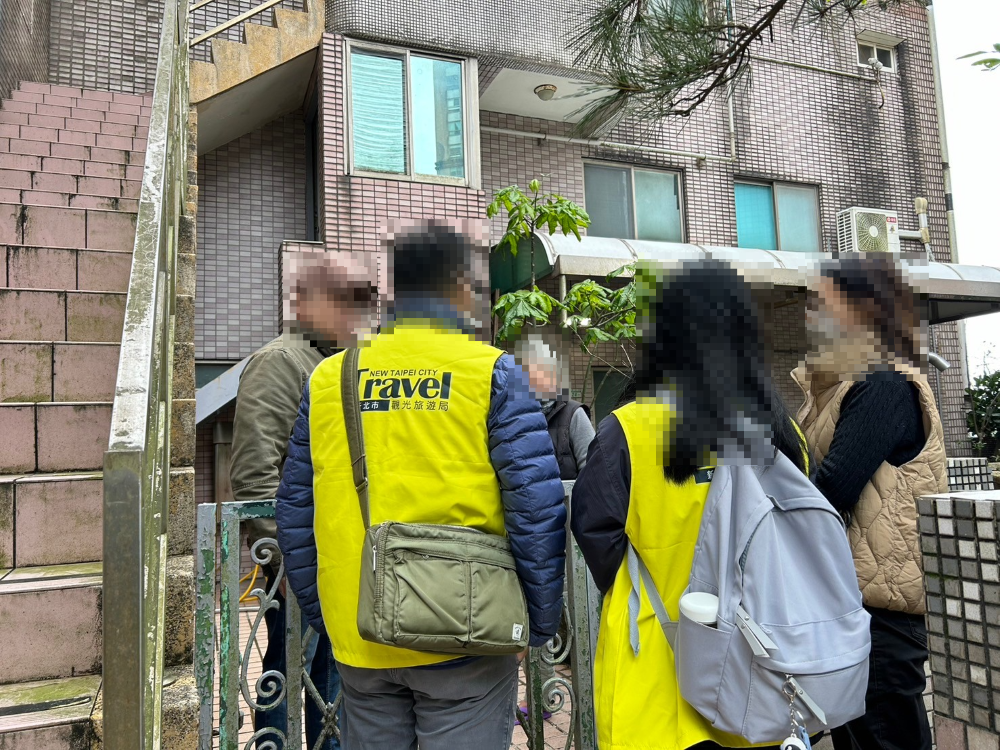 非法日租住不安 新北加強查察重罰 6 《圖說》接獲疑似涉及日租套房的案件時,觀旅局立即前往現場進行查察,一經查獲將依《發展觀光條例》裁處。〈觀旅局提供〉