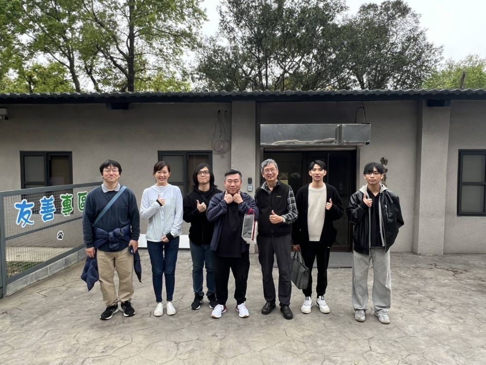 改變流浪犬貓生態 龍華科大GaiaBit毛焦點科技行動實踐 2 《圖說》毛焦點團隊赴桃市南昌動物保護教育園區和園區人員交流寵物友善理念與作法。〈龍華科大提供〉