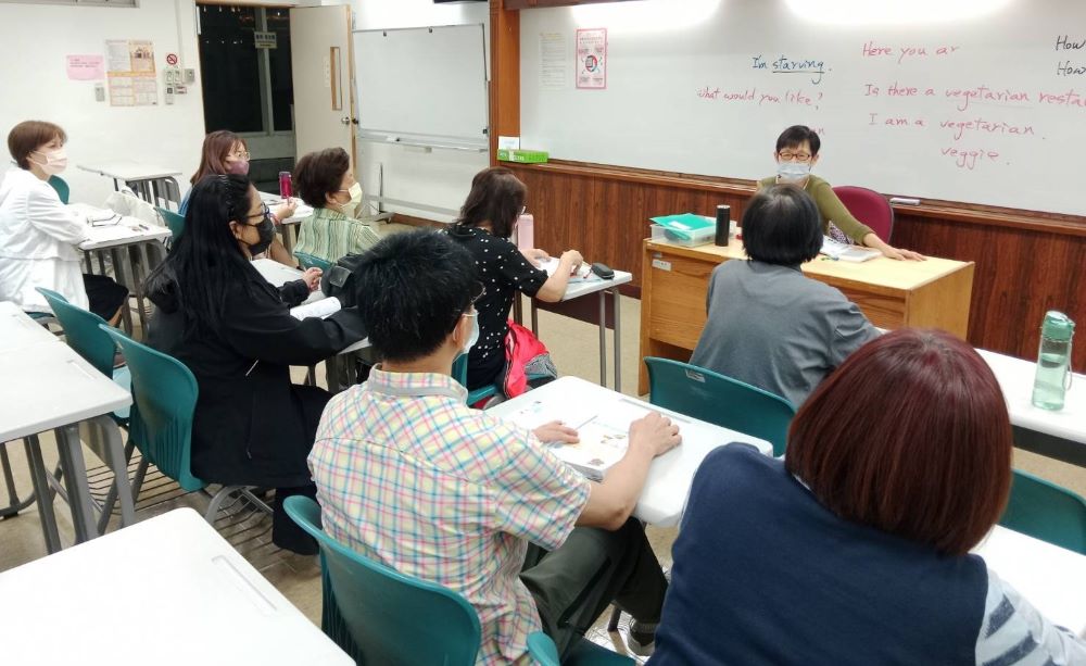 加開AI高CP值課程 新北勞工大學即起報名 4 《圖說》新北市勞工大學英語課程。〈勞工局提供〉