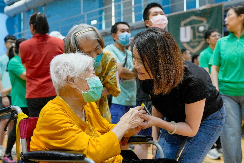 02合作金庫人壽15週年推出免費15小時照顧服務