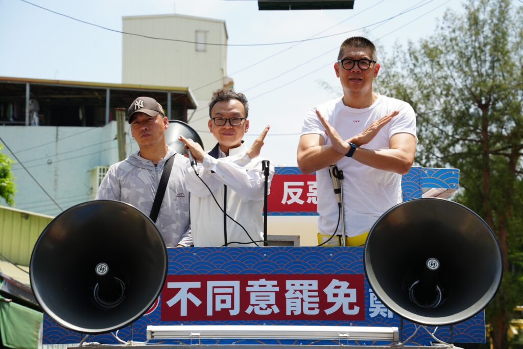 連勝文聲援鄭正鈐竹市車掃 四大眷村揮舞國旗熱情相挺 1 11407134