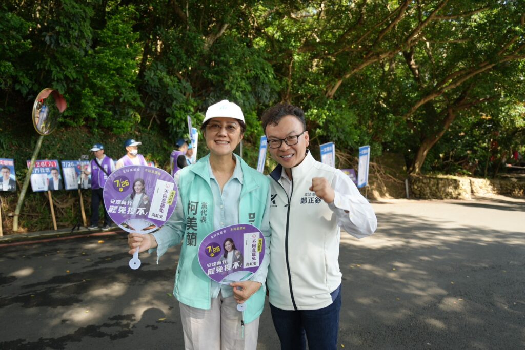 連勝文聲援鄭正鈐竹市車掃 四大眷村揮舞國旗熱情相挺 3 114071342