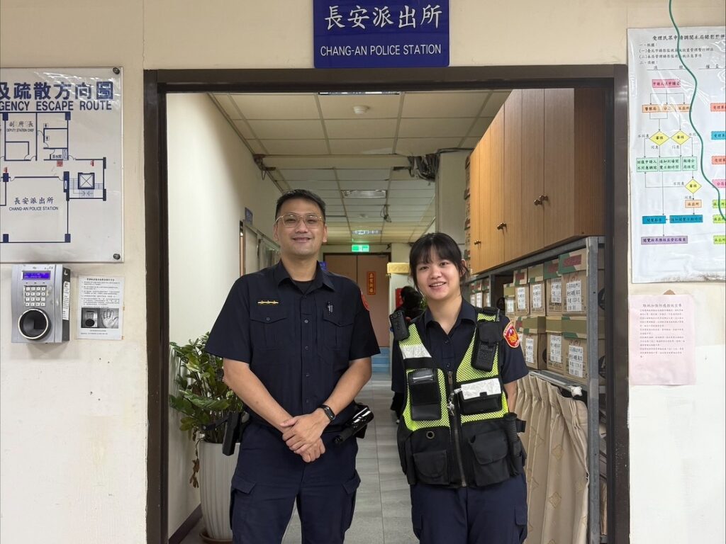 千鈞一髮 失智翁誤闖洲美快 北投警當機立斷救援 1 MEITU 20250704 094543341