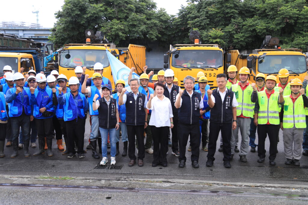 台中隊馳援嘉義災後重建 盧秀燕親指揮:同舟共濟、義不容辭 1 同島一命台中隊再出動 盧市長親指揮馳援嘉義災後重建 同舟共濟 義不容辭