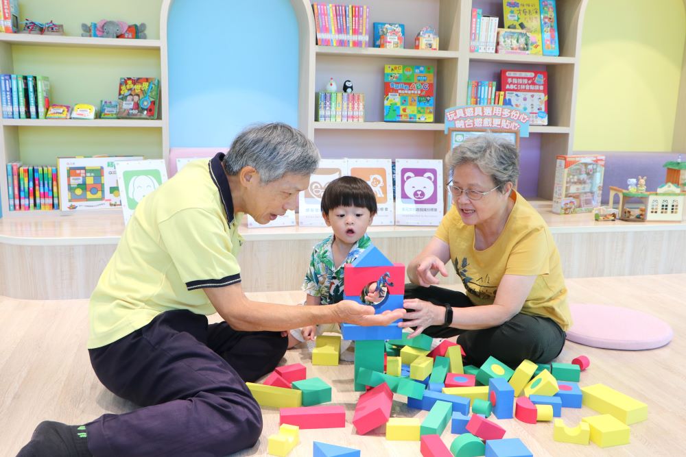 公私協力推動親子共讀 三重兒童親子分館啟用 4 《圖說》三重兒童親子分館同時打造成新北首座STEAM親子共學館。〈新北市圖提供〉
